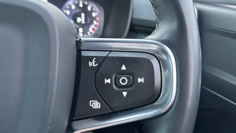 Volvo Xc40 2.0 B4P R DESIGN 5dr Auto Petrol Estate